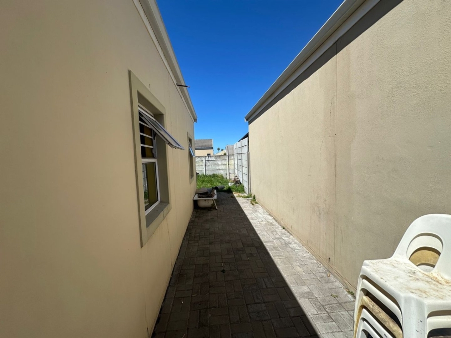 2 Bedroom Property for Sale in Gaylee Western Cape